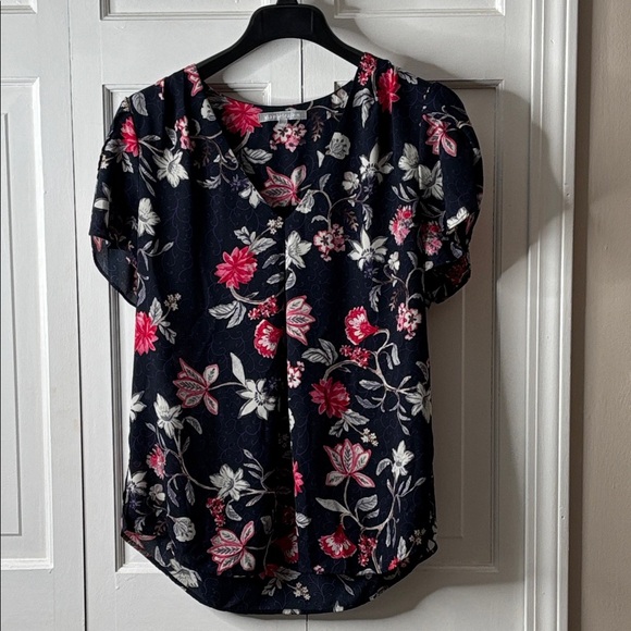 Daniel Rainn Tops - Daniel Rainn Navy Floral V-Neck Short Sleeve Blouse with Pink & White Flowers